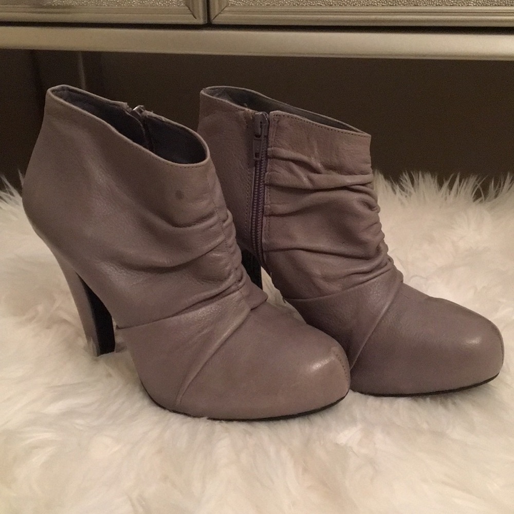 Gianni bini gray booties